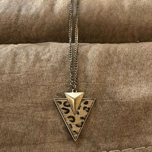 Vintage Mixed Media Necklace. Gold-Tone Triangle Cheetah Pattern. - Picture 1 of 6